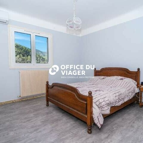 Maison - 8 pièces - 290 m²