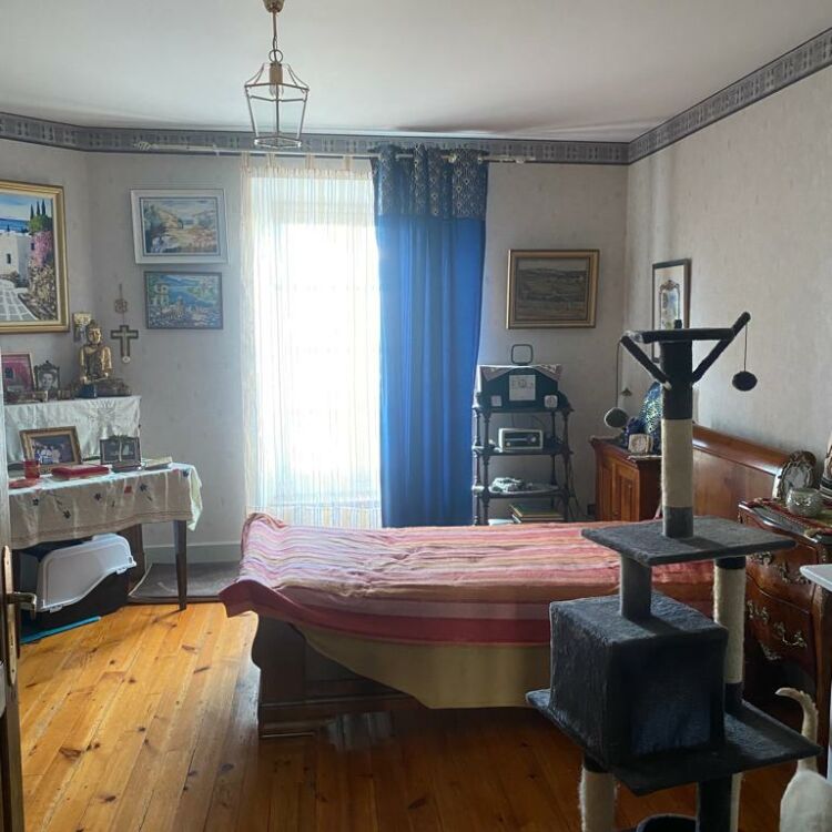 Maison - 4 pièces - 200 m²