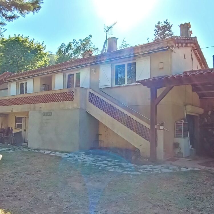 Maison - 5 pièces - 150 m²