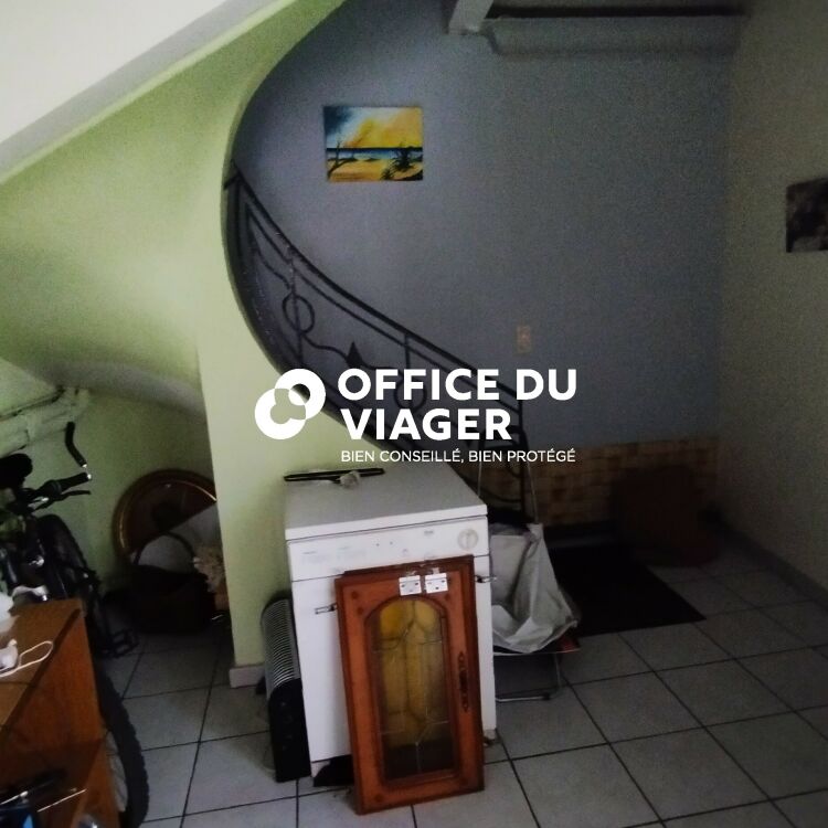 Immeuble - 2 commerces - 7 appartements - 460 m²