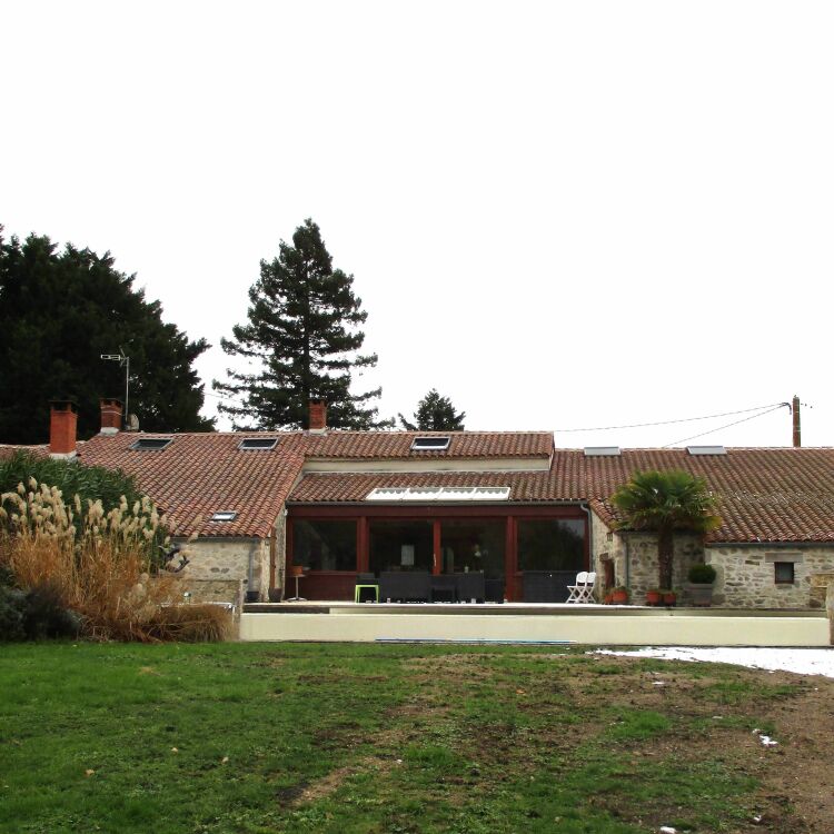 Maison - 7 pièces - 400 m²
