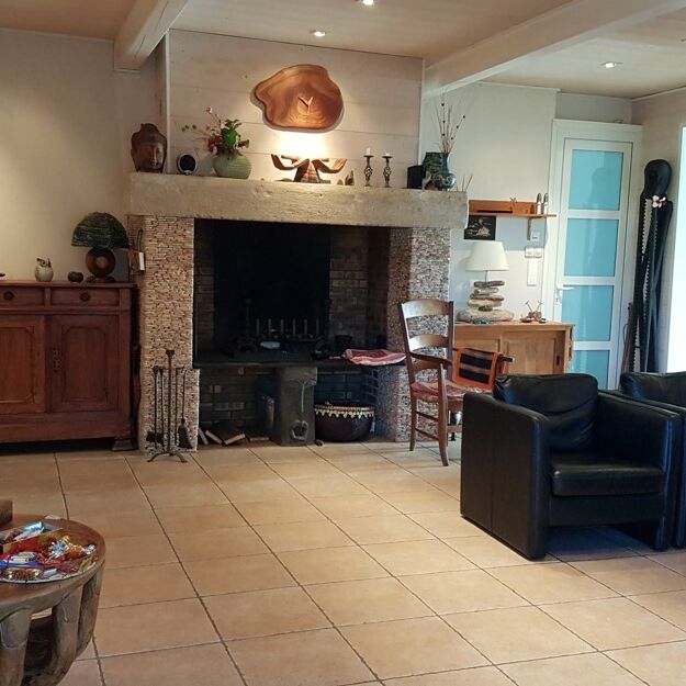 Maison - 8 pièces - 259 m²
