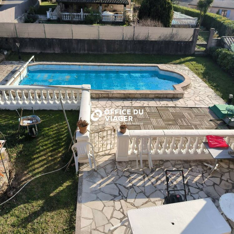 Maison - 8 pièces - 290 m²