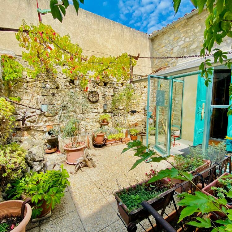 Maison - 6 pièces - 292 m²