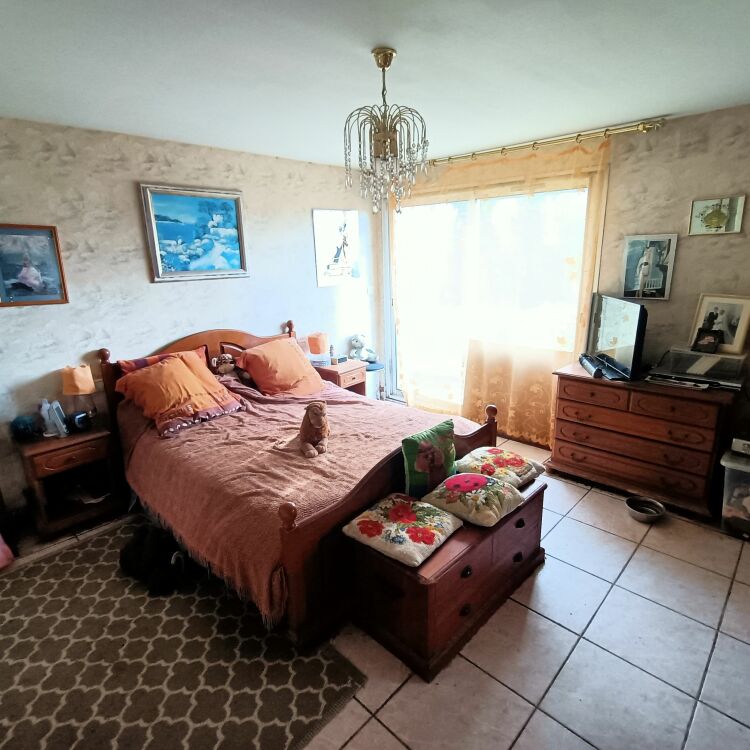 Maison - 6 pièces - 226 m²