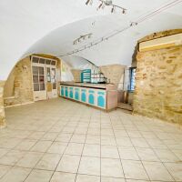 Maison - 6 pièces - 292 m²