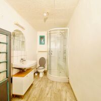 Maison - 6 pièces - 292 m²