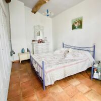 Maison - 6 pièces - 292 m²
