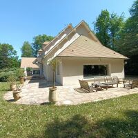 Maison - 8 pièces - 250 m²