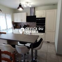 Immeuble - 2 commerces - 7 appartements - 460 m²