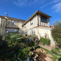 Maison - 4 pièces - 200 m²