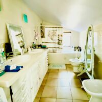 Maison - 6 pièces - 292 m²