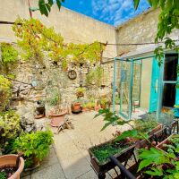 Maison - 6 pièces - 292 m²