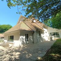 Maison - 8 pièces - 250 m²