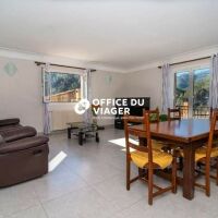 Maison - 8 pièces - 290 m²